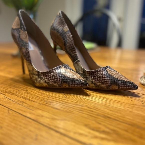 Steve Madden Brown Snakeskin Heels - Picture 1 of 5